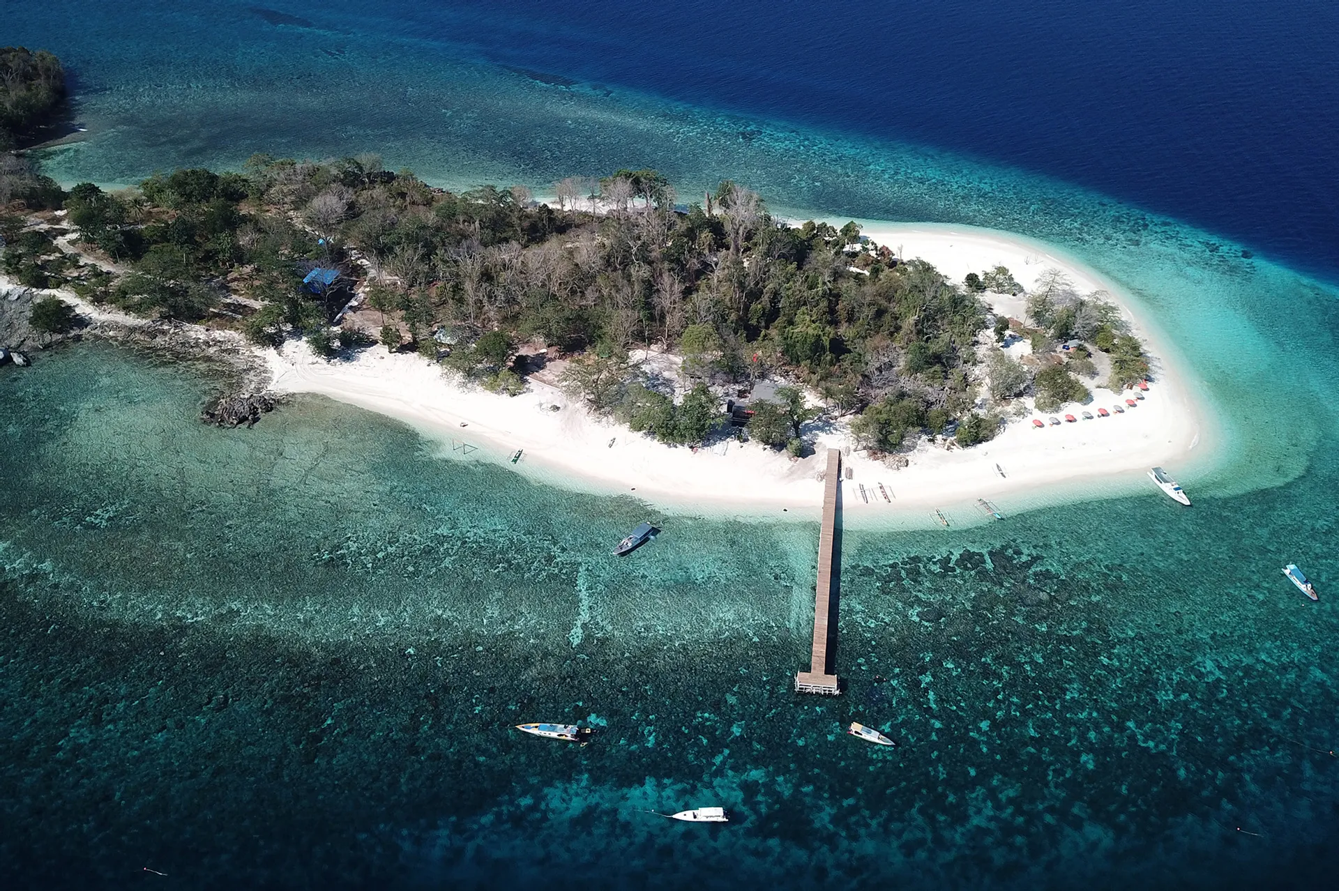 Pesona Alam Pulau Lihaga yang Menakjubkan di Tengah Samudra